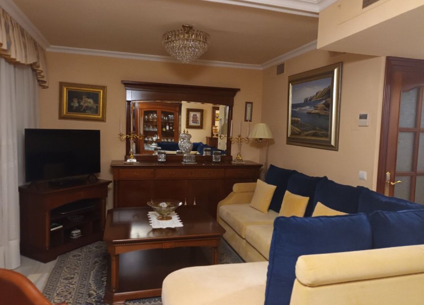 Resale - Apartment - Middle Floor Apartment - Marbella - Marbella Centro