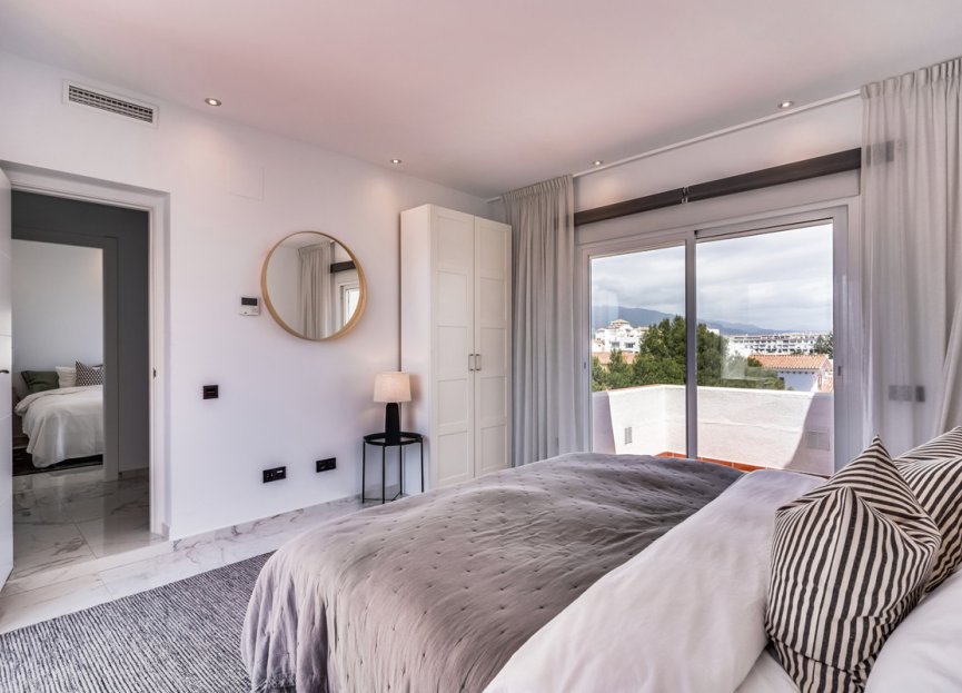 Resale - Apartment - Penthouse - Marbella - Puerto Banús