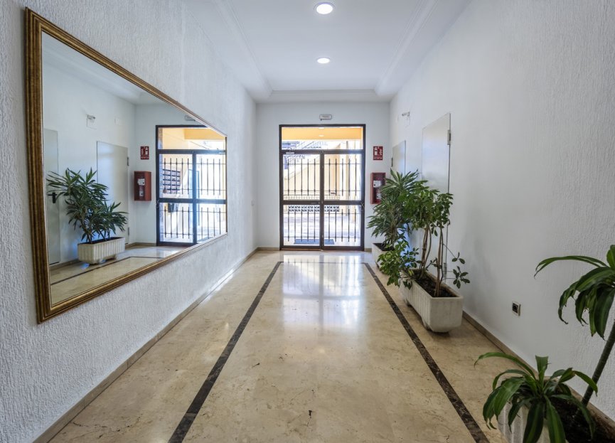 Resale - Apartment - Middle Floor Apartment - Marbella - Marbella Centro