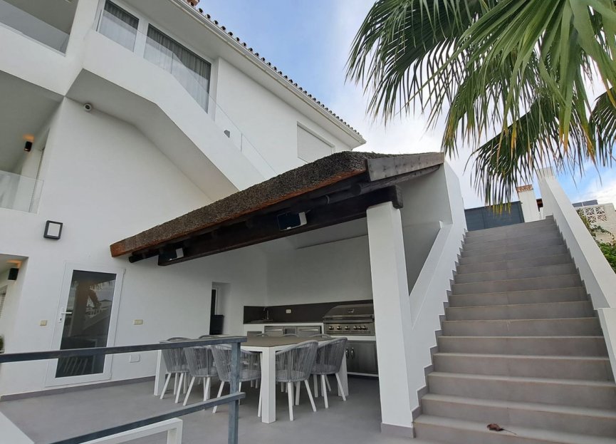 Resale - House - Detached Villa - Benalmádena - Benalmadena Centro