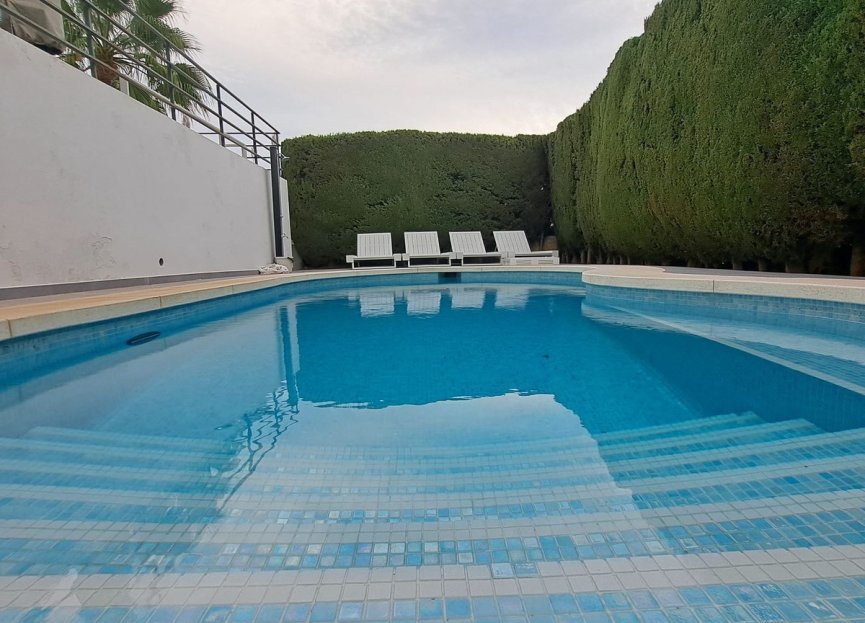 Resale - House - Detached Villa - Benalmádena - Benalmadena Centro