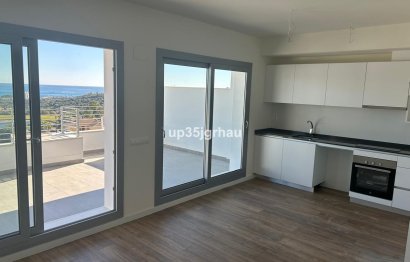 Resale - Apartment - Top Floor Apartment - Estepona - Estepona Centro