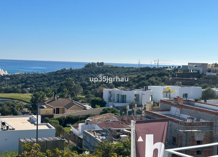 Resale - Apartment - Top Floor Apartment - Estepona - Estepona Centro