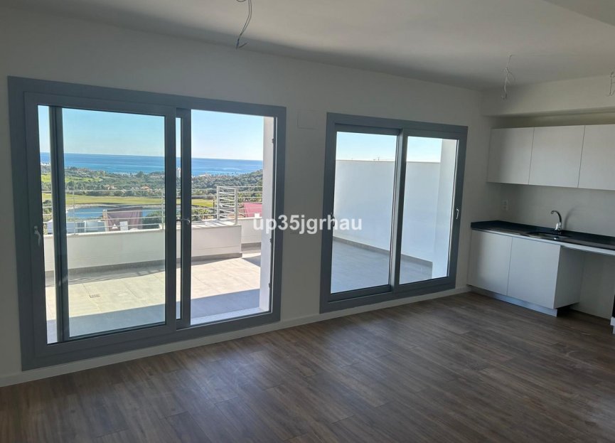 Resale - Apartment - Top Floor Apartment - Estepona - Estepona Centro