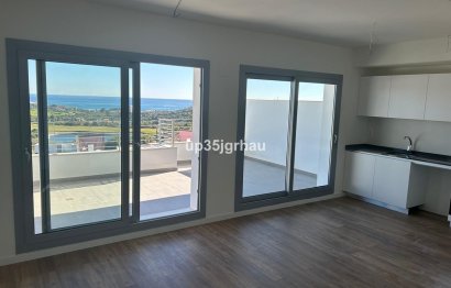 Resale - Apartment - Top Floor Apartment - Estepona - Estepona Centro