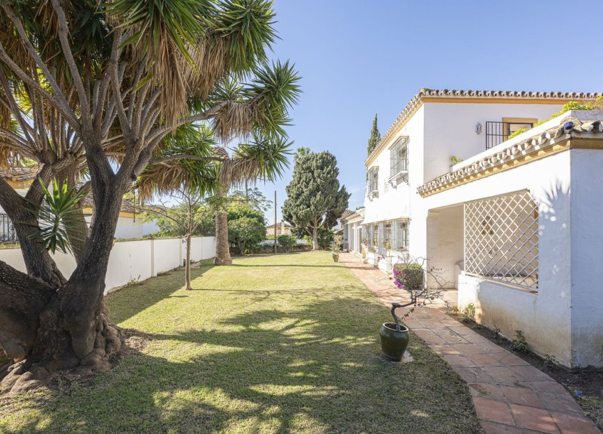 Reventa - House - Detached Villa - Marbella - Marbella Centro