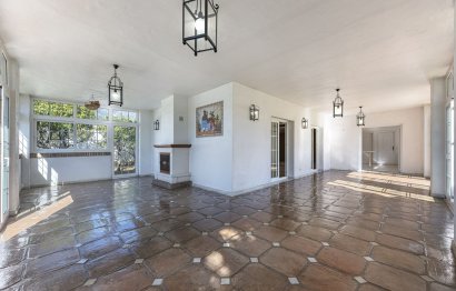 Resale - House - Detached Villa - Marbella - Marbella Centro