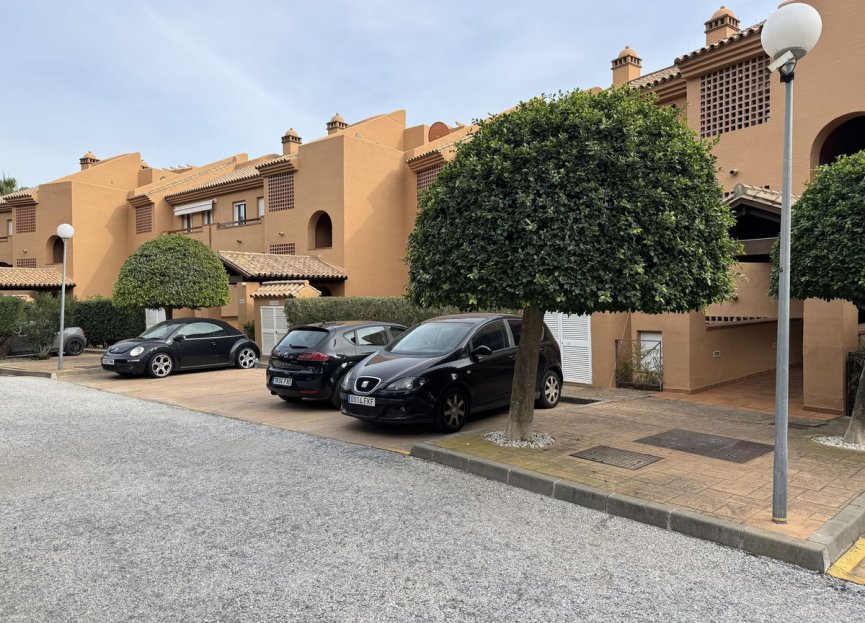 Resale - Apartment - Ground Floor Apartment - Marbella - La Mairena