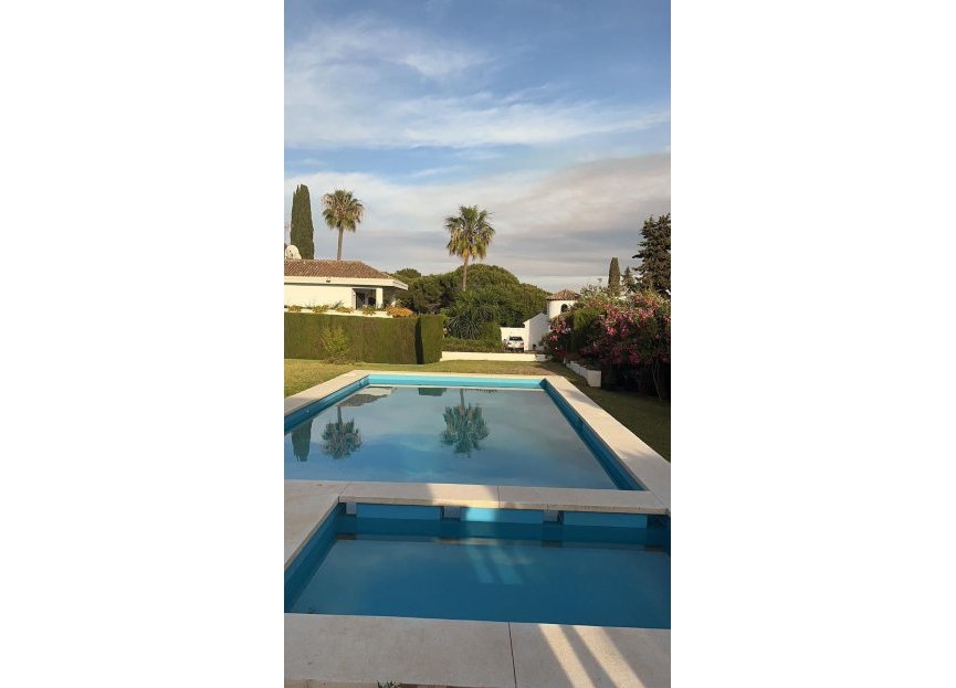 Resale - House - Detached Villa - Marbella - Hacienda Las Chapas