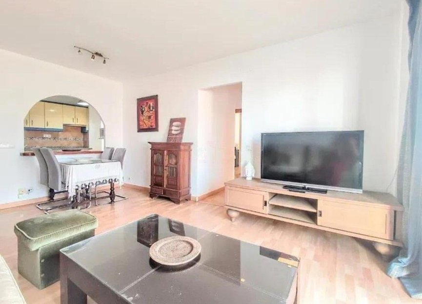 Resale - Apartment - Middle Floor Apartment - Estepona - Estepona Centro