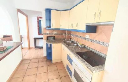 Resale - Apartment - Middle Floor Apartment - Estepona - Estepona Centro