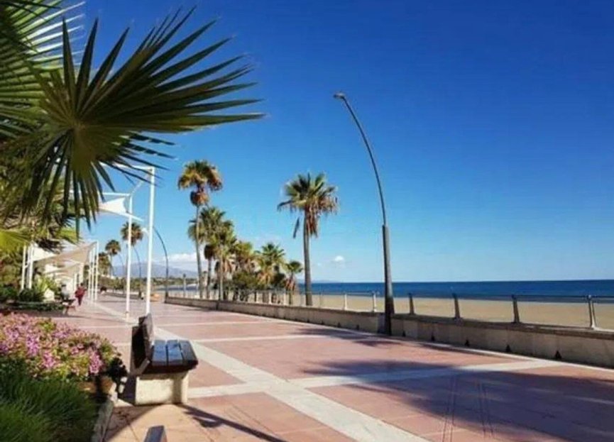 Resale - Apartment - Middle Floor Apartment - Estepona - Estepona Centro