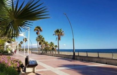 Resale - Apartment - Middle Floor Apartment - Estepona - Estepona Centro