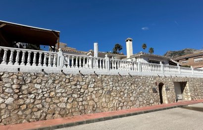 Resale - House - Detached Villa - Benalmádena - Benalmadena Pueblo