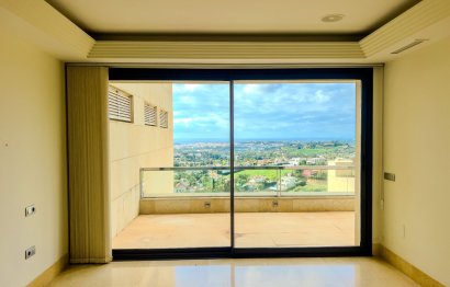 Resale - Apartment - Penthouse Duplex - Marbella - Nueva Andalucia