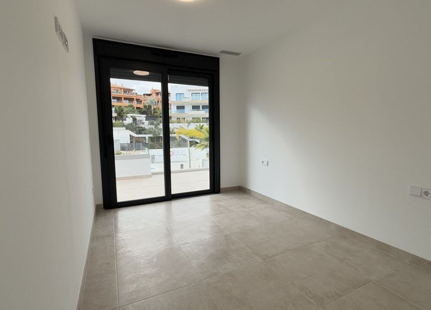 Resale - Apartment - Penthouse - Estepona - Estepona Centro