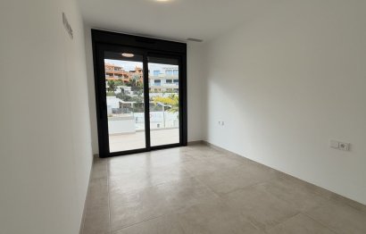 Resale - Apartment - Penthouse - Estepona - Estepona Centro