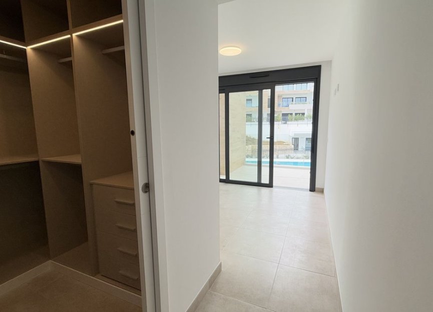 Resale - Apartment - Penthouse - Estepona - Estepona Centro