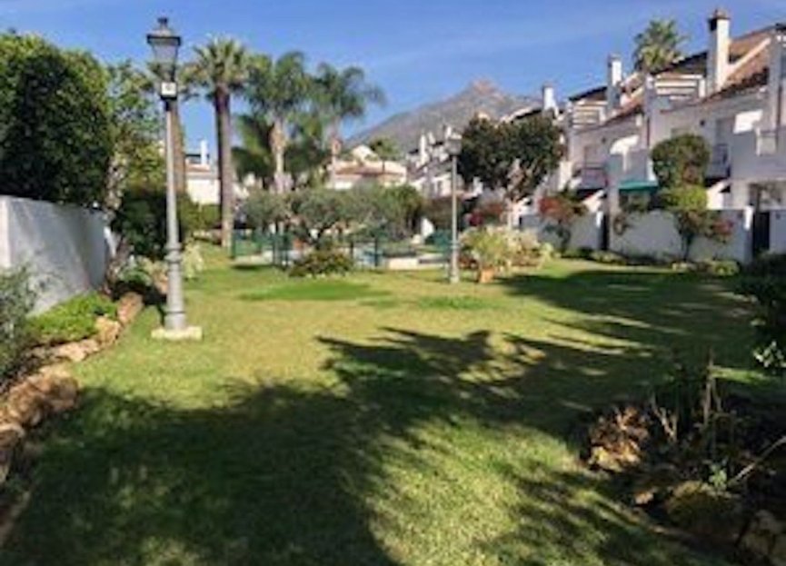 Resale - House - Townhouse - Marbella - Nueva Andalucia