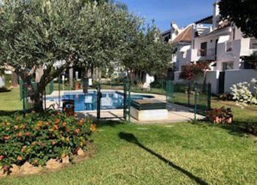 Resale - House - Townhouse - Marbella - Nueva Andalucia