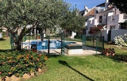 Resale - House - Townhouse - Marbella - Nueva Andalucia