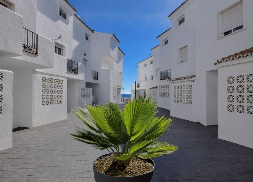 Resale - House - Townhouse - Estepona - Estepona Centro