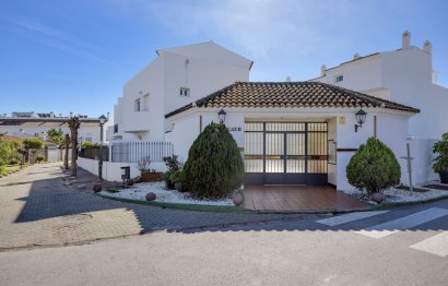 Resale - House - Townhouse - Estepona - Estepona Centro