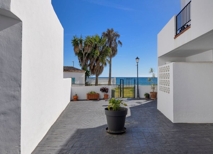 Resale - House - Townhouse - Estepona - Estepona Centro