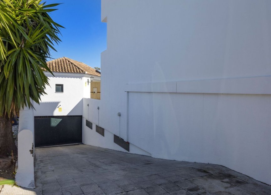 Resale - House - Townhouse - Estepona - Estepona Centro