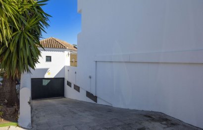 Resale - House - Townhouse - Estepona - Estepona Centro