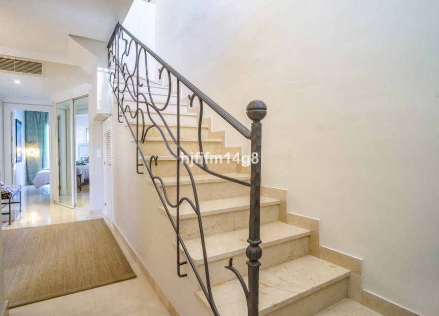 Resale - House - Townhouse - Marbella - Nueva Andalucia