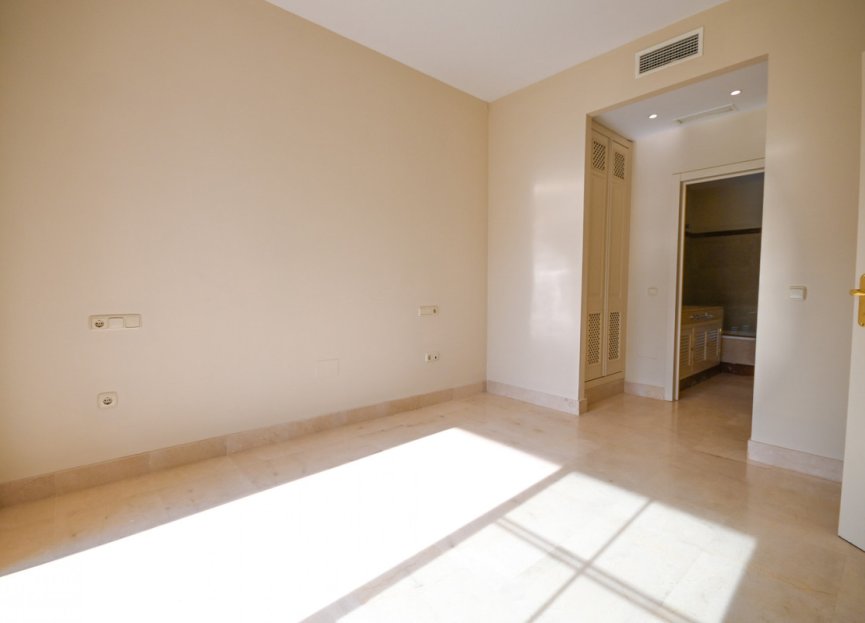 Resale - Apartment - Ground Floor Apartment - Marbella - Guadalmina Alta