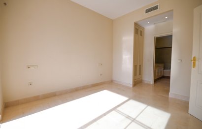 Resale - Apartment - Ground Floor Apartment - Marbella - Guadalmina Alta