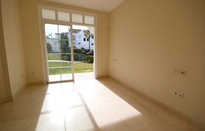 Resale - Apartment - Ground Floor Apartment - Marbella - Guadalmina Alta