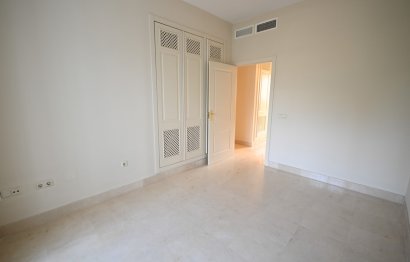 Resale - Apartment - Ground Floor Apartment - Marbella - Guadalmina Alta