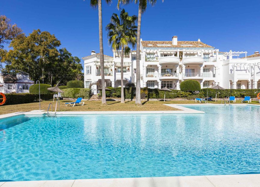 Resale - Apartment - Ground Floor Apartment - Marbella - Guadalmina Alta