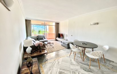 Resale - Apartment - Middle Floor Apartment - Marbella - Nueva Andalucia