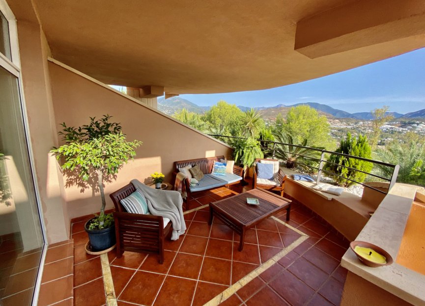 Resale - Apartment - Middle Floor Apartment - Marbella - Nueva Andalucia