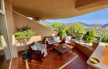 Resale - Apartment - Middle Floor Apartment - Marbella - Nueva Andalucia