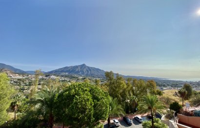 Resale - Apartment - Middle Floor Apartment - Marbella - Nueva Andalucia