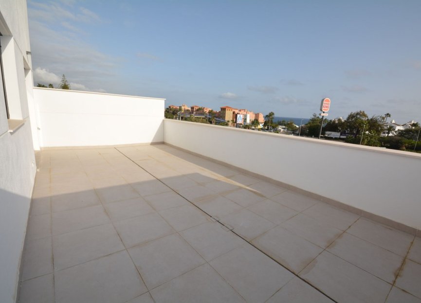 Resale - Apartment - Middle Floor Apartment - Estepona - Estepona Centro