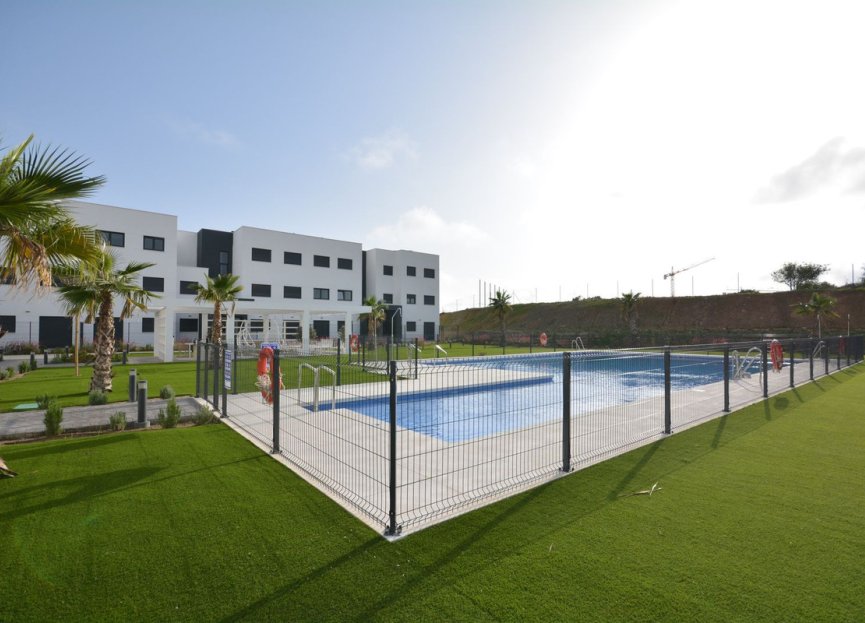 Resale - Apartment - Middle Floor Apartment - Estepona - Estepona Centro