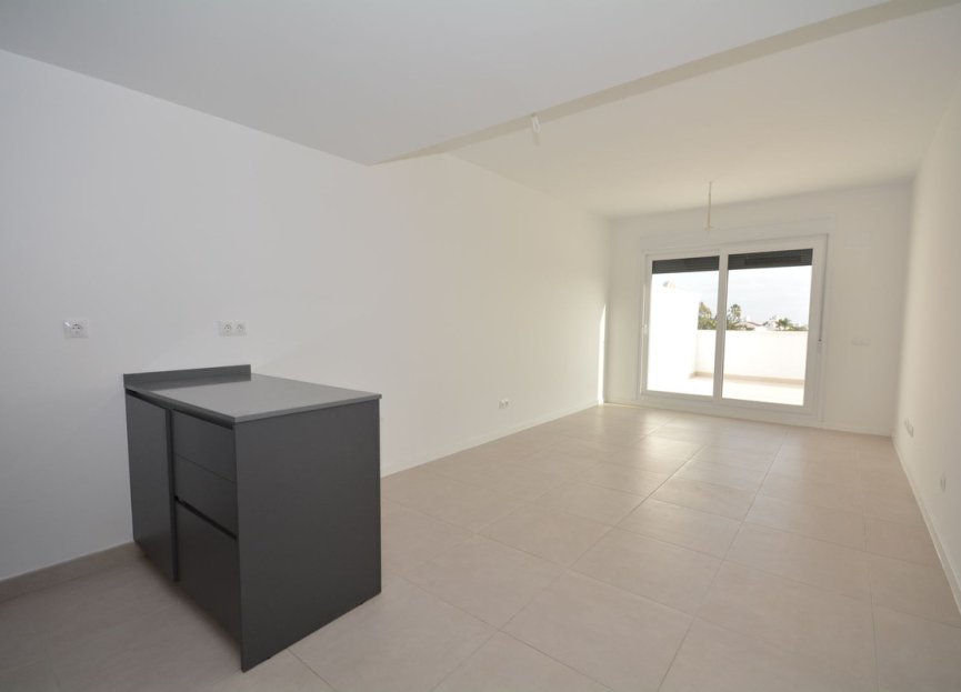 Resale - Apartment - Middle Floor Apartment - Estepona - Estepona Centro