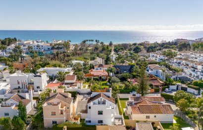 Resale - House - Detached Villa - Estepona - Costalita