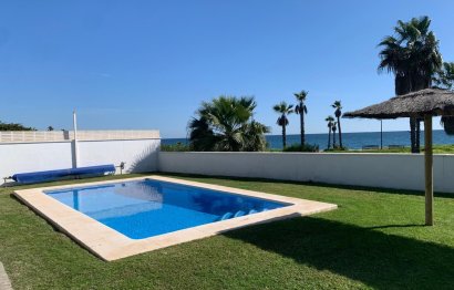 Resale - House - Detached Villa - Estepona - Estepona Centro