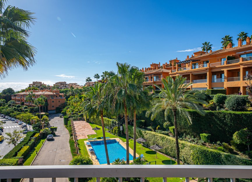 Resale - Apartment - Penthouse - Estepona - Estepona Centro