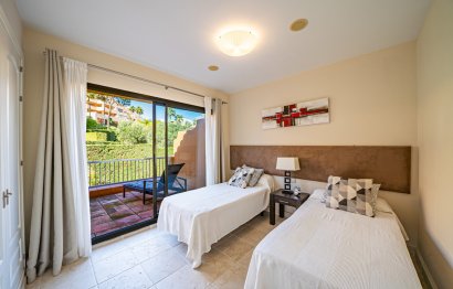 Resale - Apartment - Penthouse - Estepona - Estepona Centro