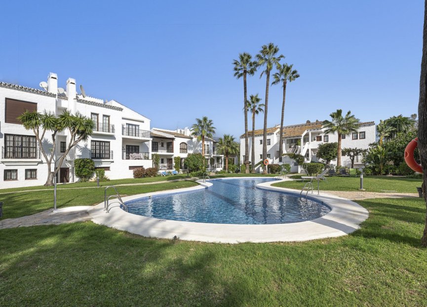 Resale - Apartment - Ground Floor Apartment - Marbella - Nueva Andalucia