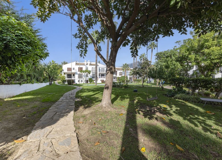 Resale - Apartment - Ground Floor Apartment - Marbella - Nueva Andalucia