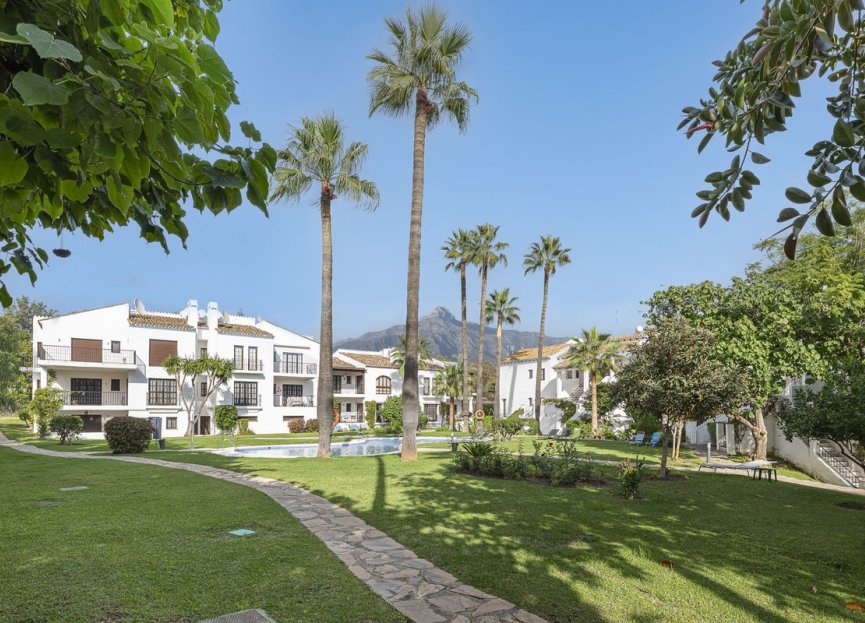 Resale - Apartment - Ground Floor Apartment - Marbella - Nueva Andalucia